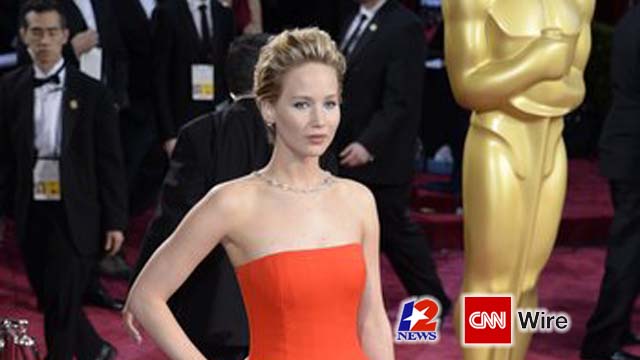 Jennifer Lawrence nude photos leak: FBI and Apple to 