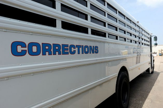 Harris County outsources 100 inmates to Beaumont 12newsnow