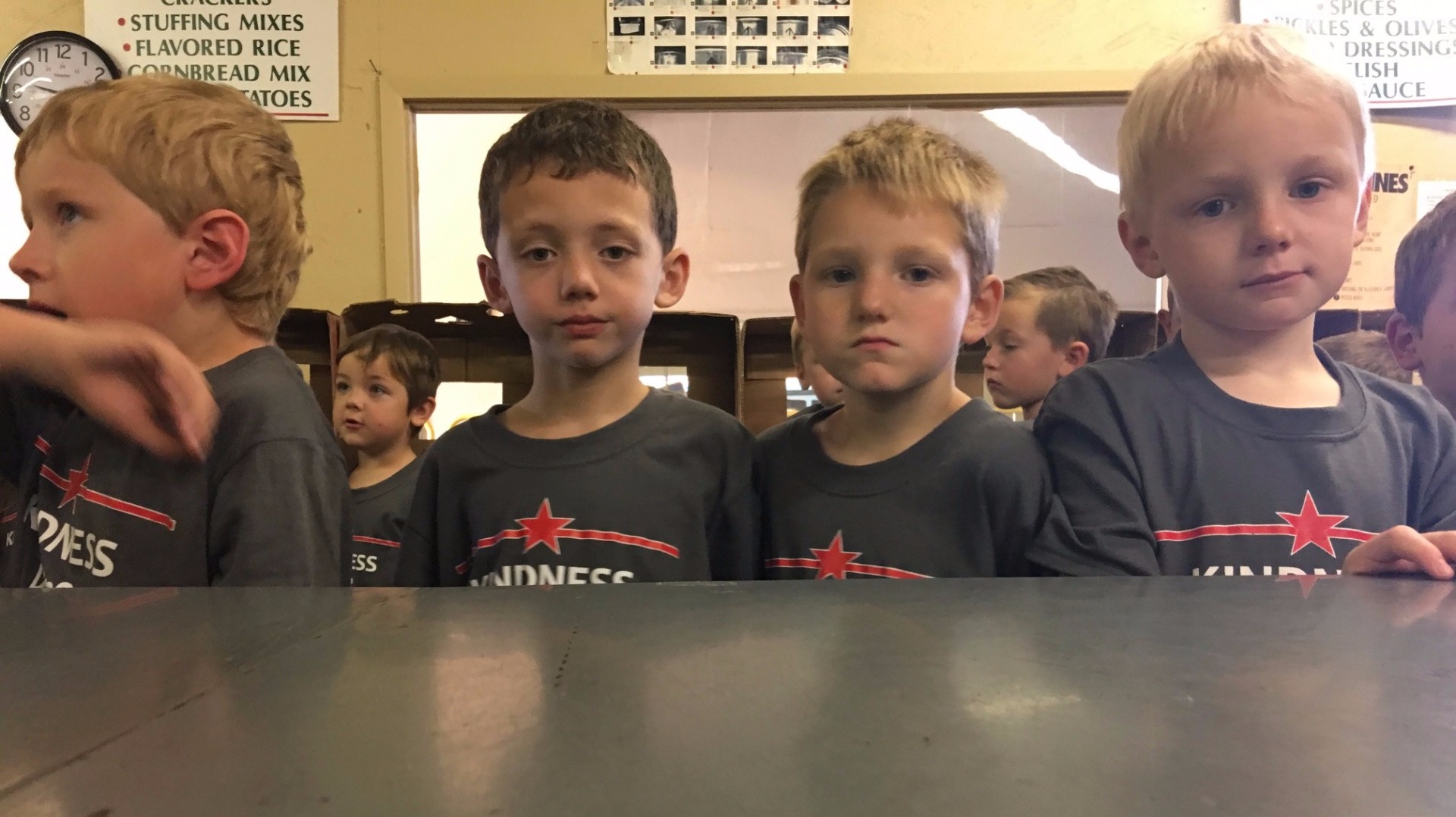 PHOTOS 100 Sour Lake Kindergartners deliver food, love notes, pet food