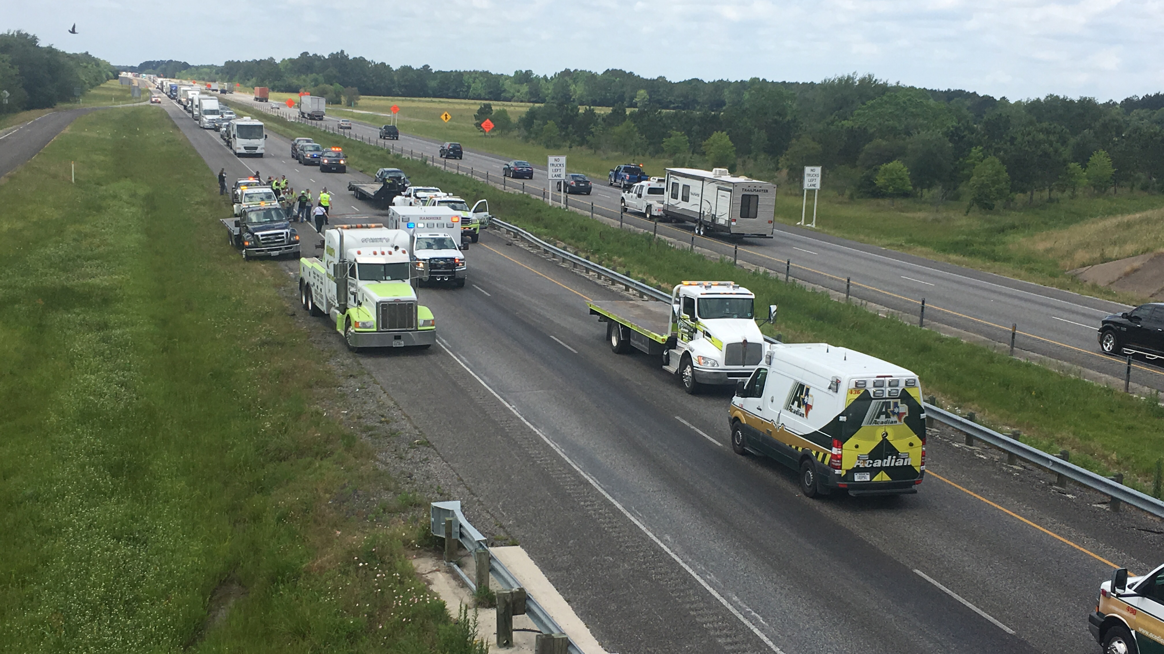 Multiple vehicle wreck closes eastbound lanes of interstate 10 at ...