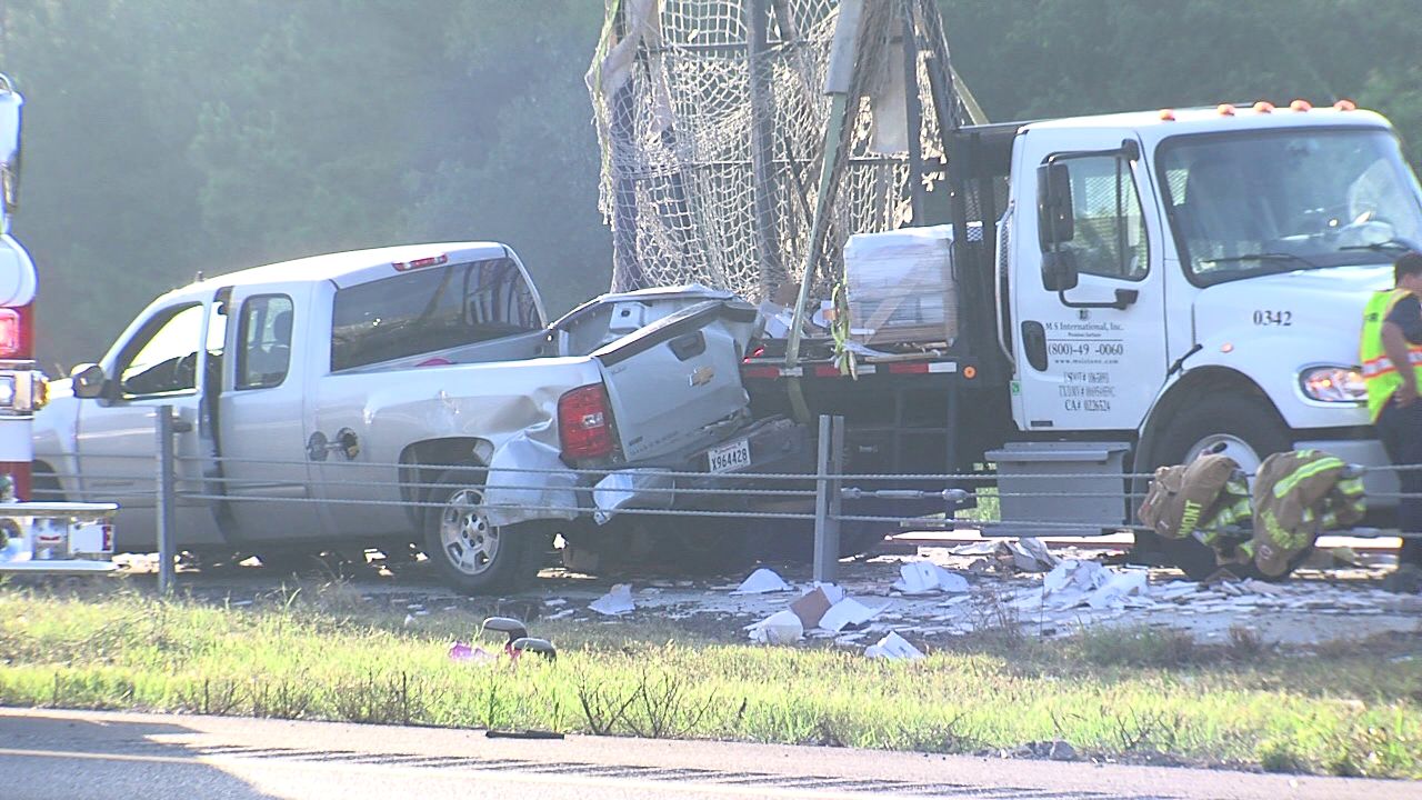 IH10 wreck kills Montgomery man, injures two, shuts down east bound