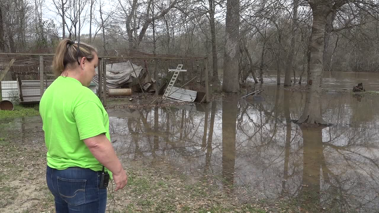 Deweyville residents concerned about flooding after reservoir gates released