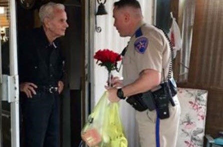 Hardin County deputy delivers surprise to couple of 59 years | 12newsnow.com